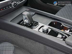 Volvo  +B4+Mild-Hybrid+Diesel+Core+R-Kamera+Voll-LED