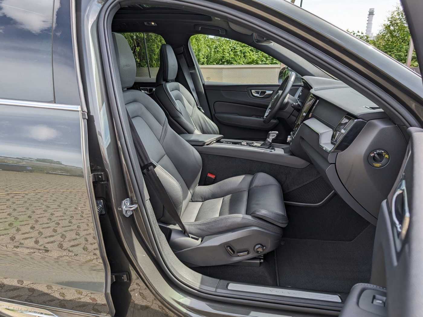 Volvo  +D5+AWD+GT+Inscription+Panorama+Pilot Assist