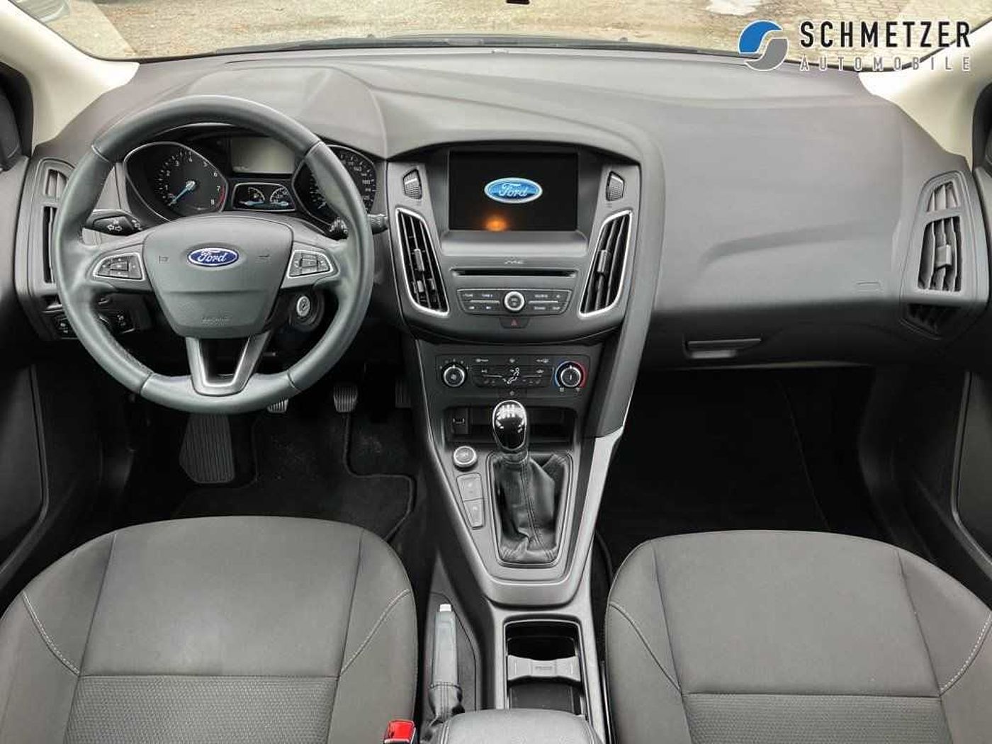 Ford  +Cool&Connect+CarPlay+AHK abn. +PDC H+Klima