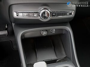 Volvo  T2+Core+Carplay+SHZ+LM+CAM+BLuetoth+EHeckkl+