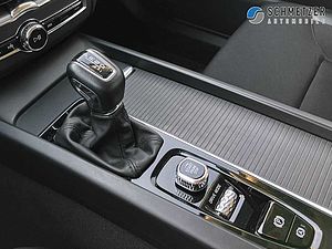 Volvo  +D4+GT+momentum Pro+R-Kamera+CarPlay+PDC V/H