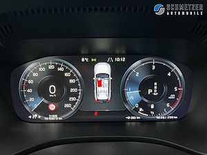 Volvo  +B5+AWD+Momentum Pro+Keyless+CArPLay+R-Kam. +
