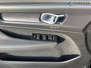 Volvo  +R-Design+Recharge+Plug-In Hybrid+CarPlay+++